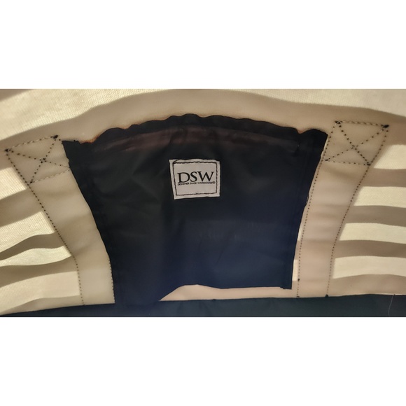 DSW - Large Margaritaville Bag - Exandable Zipper Bottom. Nice - Picture 7 of 8